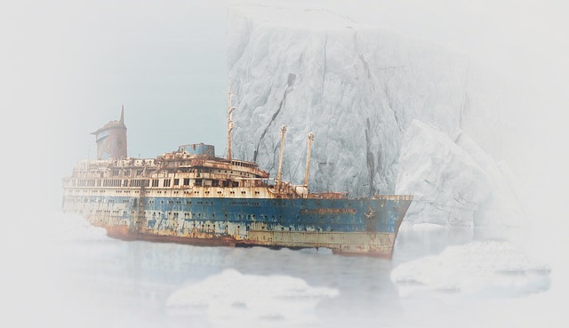 2. Prozkoumejte historii na dně⁤ vašeho akvária: Detailní pohled na Titanic